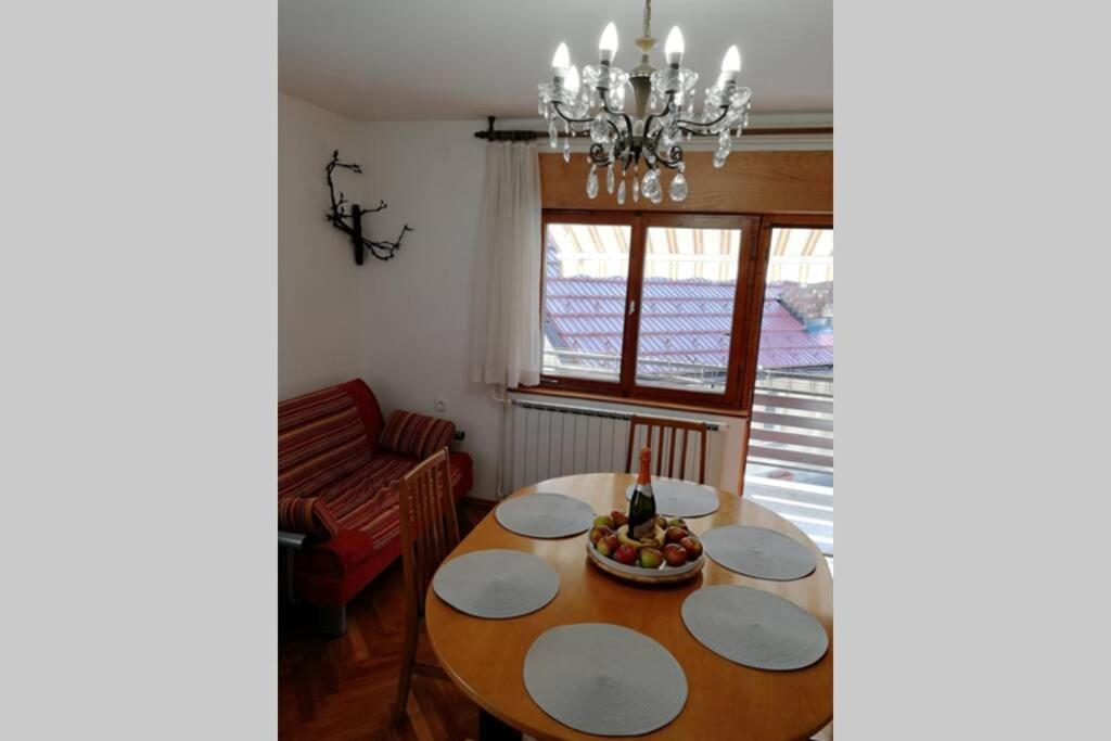 Zrm Center Apartment Idrija Ngoại thất bức ảnh
